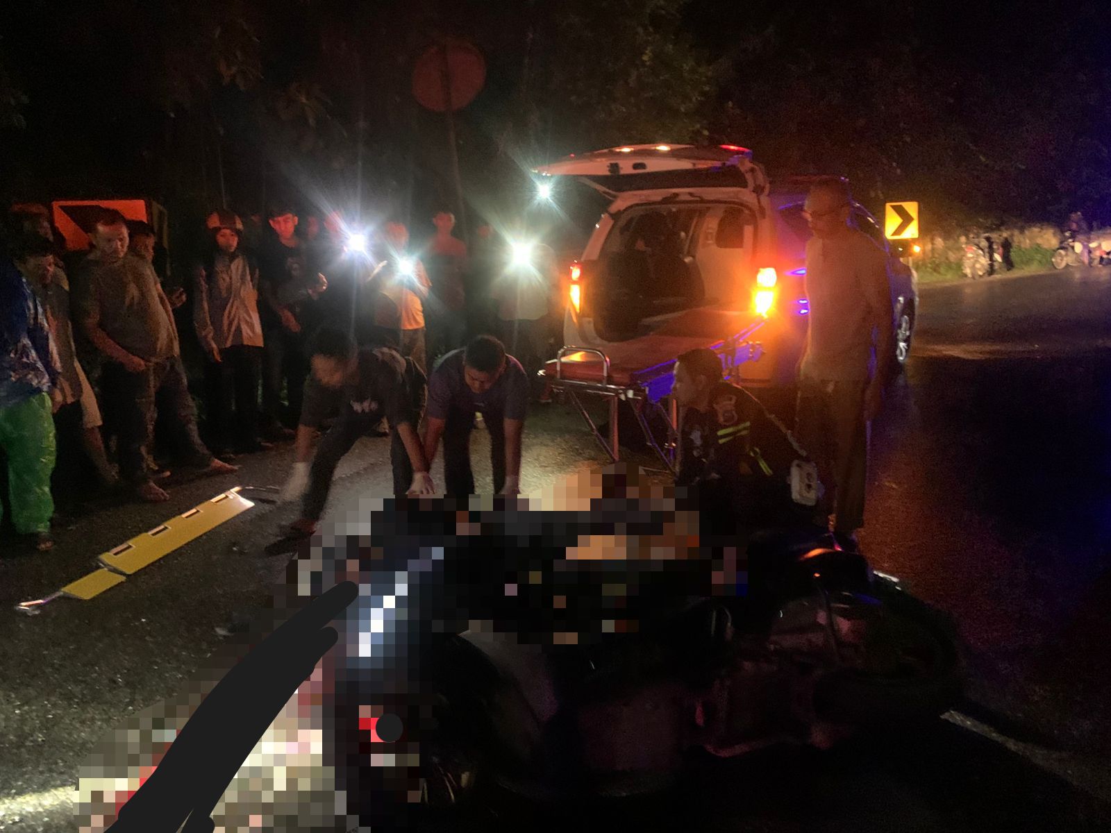Pengendara Motor Meninggal Dunia Usai Tabrak Truk Tangki di Jalan Lintas Solok-Padang - infoSumbar
