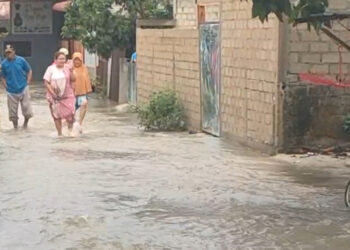 Banjir Genangi Pemukiman Warga di Tanah Garam Solok