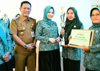 Kelurahan Olo dan Aloevera 7 Batu Gadang Raih Juara Lomba Gerakan PKK dan Dasawisma Kota Padang 2025