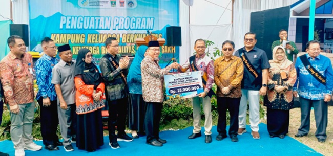 Bank Nagari Dukung Program Kampung KB dan Bedah Rumah Bersama UNP dan BKKBN