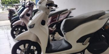 Terbukti Motor Listrik Indomobil Adora Kuat Nanjak Sitinjau Lauik Gonceng Dua