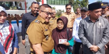 Pemko Bukittinggi Bagikan 2.351 Buku Tabungan dan Launching Pendistribusian KKS