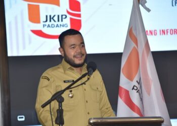 Walikota Fadly Amran Sebut Aplikasi Padang Mobile Wujud Nyata  Keterbukaan Informasi Publik
