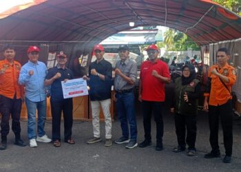 PT Semen Padang Salurkan 250 Zak Semen untuk Korban Angin Puting Beliung di Kota Solok