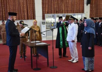 Lantik 122 Pejabat Struktural, Walikota Fadly Amran: Pemotongan Dana TKD jadi Tantangan bagi Pemerintah Daerah