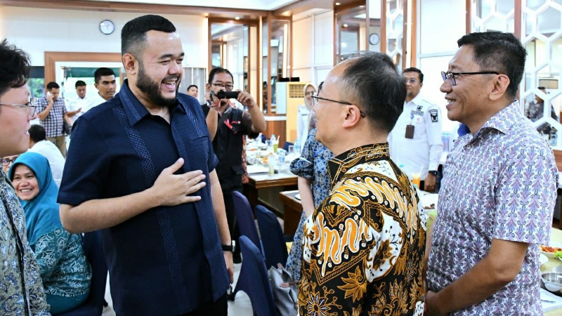 Pusat Pembelajaran Bahasa dan Budaya Tiongkok di UNP, Walikota Fadly Amran: Pemko Siapkan Beasiswa ke Luar Negeri