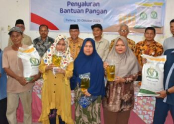 Masuk Kategori Miskin Ekstrem dan Rentan, 38.621 Warga Kota Padang Terima Bantuan Beras dan Minyak Goreng