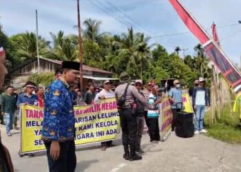 Ratusan Warga Betumonga Mentawai Gelar Aksi Damai, Tuntut Pengakuan Hak Tanah Ulayat