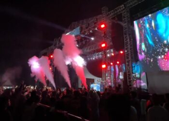 Meski Diguyur Hujan, Penonton Menfest By Kadin Tetap Antusias Nikmati Musik dari Lomba Sihir Hingga Adnan Veron X HBRP