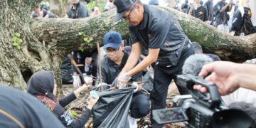 Dies Natalis ke-71, UNP Gelar Aksi Peduli Lingkungan: Jalan Santai, Tanam Pohon dan Bersih Pantai