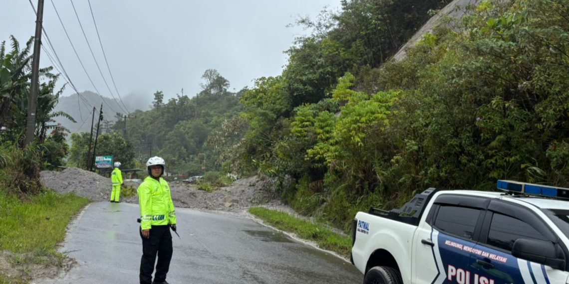 Longsor di Tiga Titik, Jalur Sicincin-Malalak Ditutup