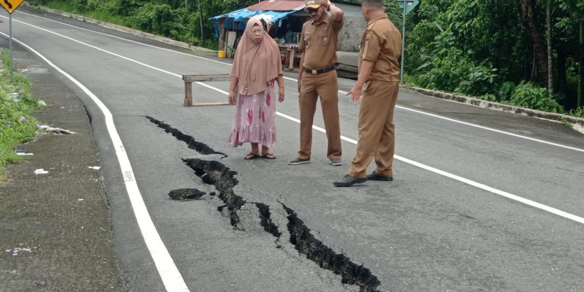 Jalan di Bukit Peti-peti Retak, Kasat Lantas Imbau Pengendara Waspada