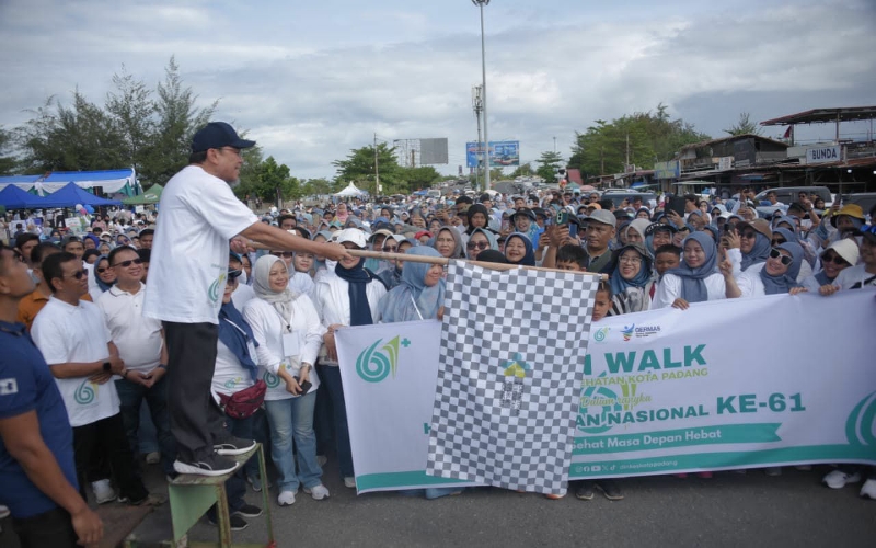 Fun Walk dan Senam Massal di Pantai Purus Semarakkan Peringatan Hari Kesehatan Nasional ke-61