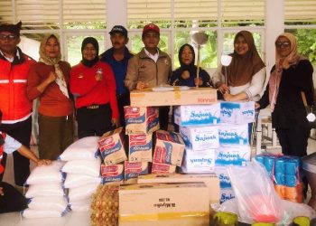 Setelah Relawan, PT Semen Padang Kirim Bantuan untuk Dapur Umum Korban Banjir Batu Busuak