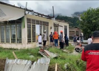 Puting Beliung Terjang Batu Gadang, PT Semen Padang Kirimkan Bantuan dan Relawan TRC