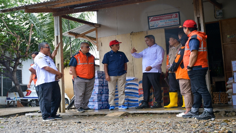 PT Semen Padang Salurkan Bantuan untuk Ribuan Warga Terdampak Banjir di Koto Tangah dan Nanggalo