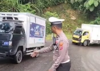 Jalur Sitinjau Lauik Kembali Lancar Setelah Macet Sejak Minggu Malam