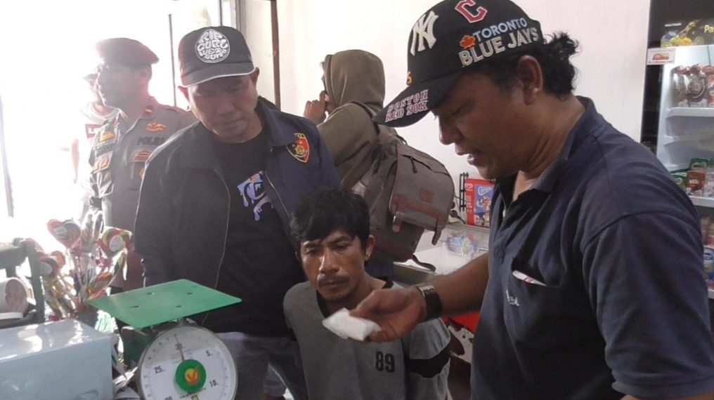 Satres Narkoba Bukittinggi Gagalkan Modus Sabu Dalam Kerupuk Sanjai, Satu Orang Ditangkap