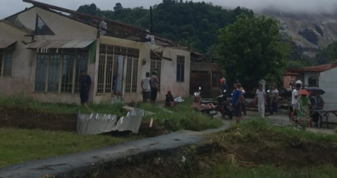 Puting Beliung Terjang Batu Gadang, Puluhan Rumah Warga Rusak