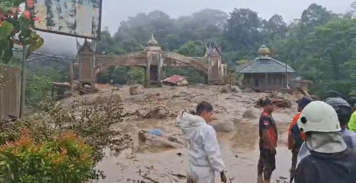 Seluruh Jalur Utama Menuju dan Keluar Bukittinggi Terputus Akibat Bencana Hidrometeorologi