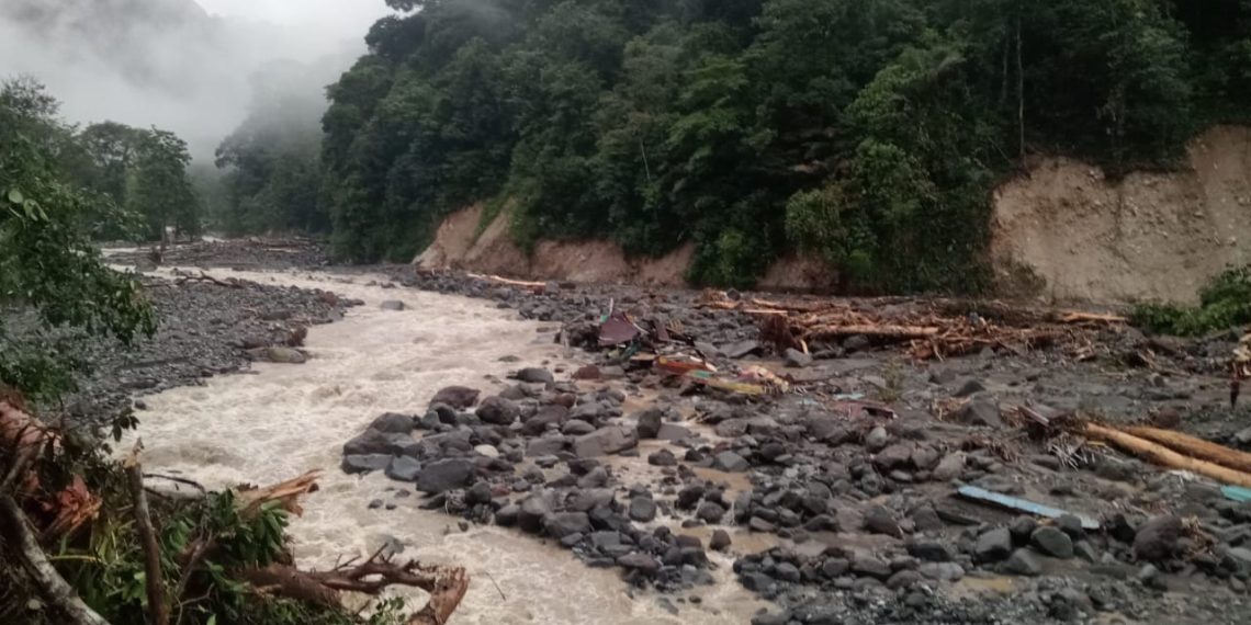 Medan Berat dan Cuaca Ekstrem Jadi Kendala Tim SAR Lakukan Pencarian Korban Banjir Bandang Jembatan Kembar