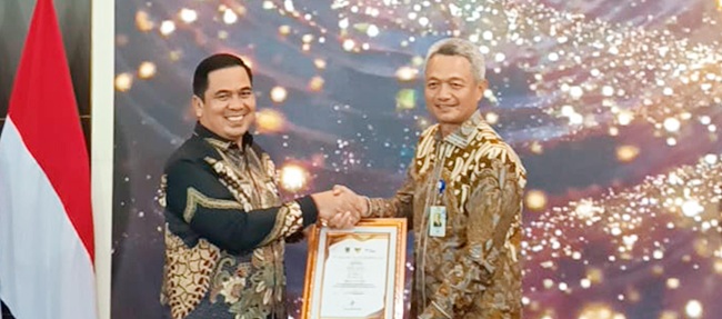 Bank Nagari Raih Paritrana Award 2024 Sumbar sebagai Terbaik I Usaha Skala Besar