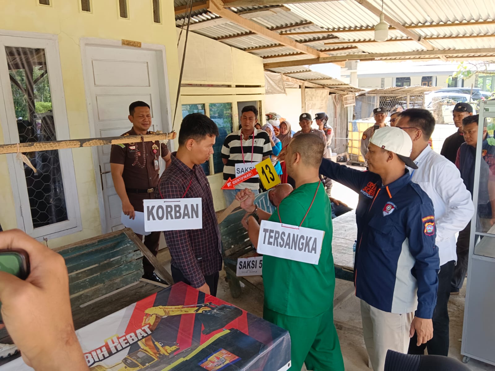 Polsek Kuranji Gelar Rekonstruksi Penganiayaan yang Tewaskan Seorang Pria