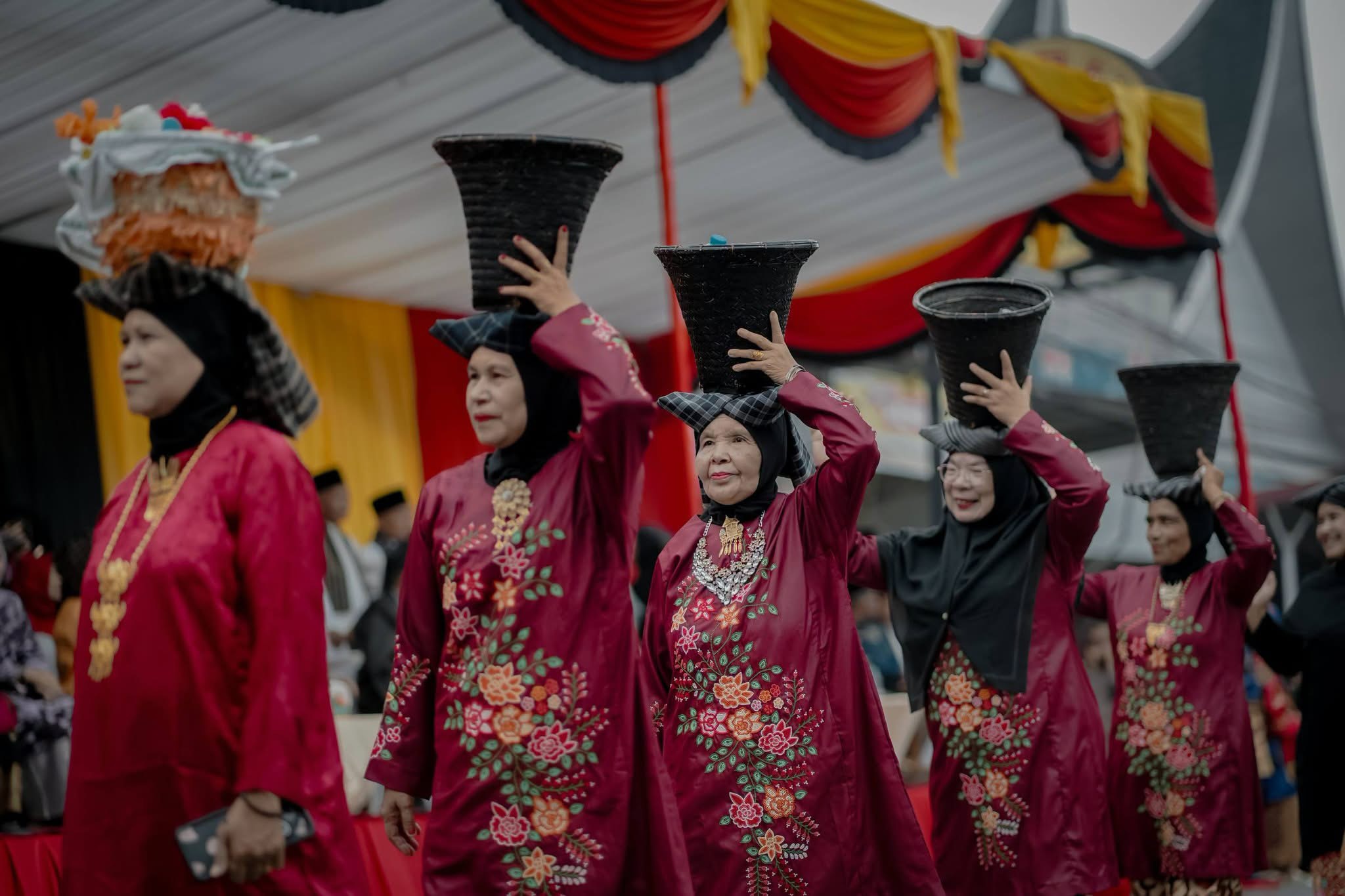 Satu Ke Rang Pawai Budaya Meriahkan Pembukaan Rang Solok Baralek Gadang 2026 ...
