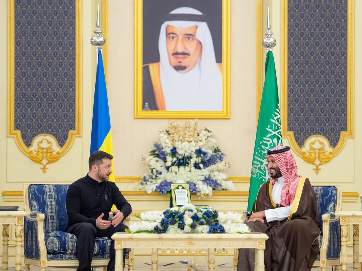 MBS Telepon Zelenskyy Bahas Serangan Rudal Iran