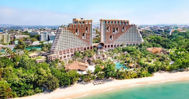 Management Training in Front Office at a 5-Star Resort by Centara Hotels & Resorts in Thailand