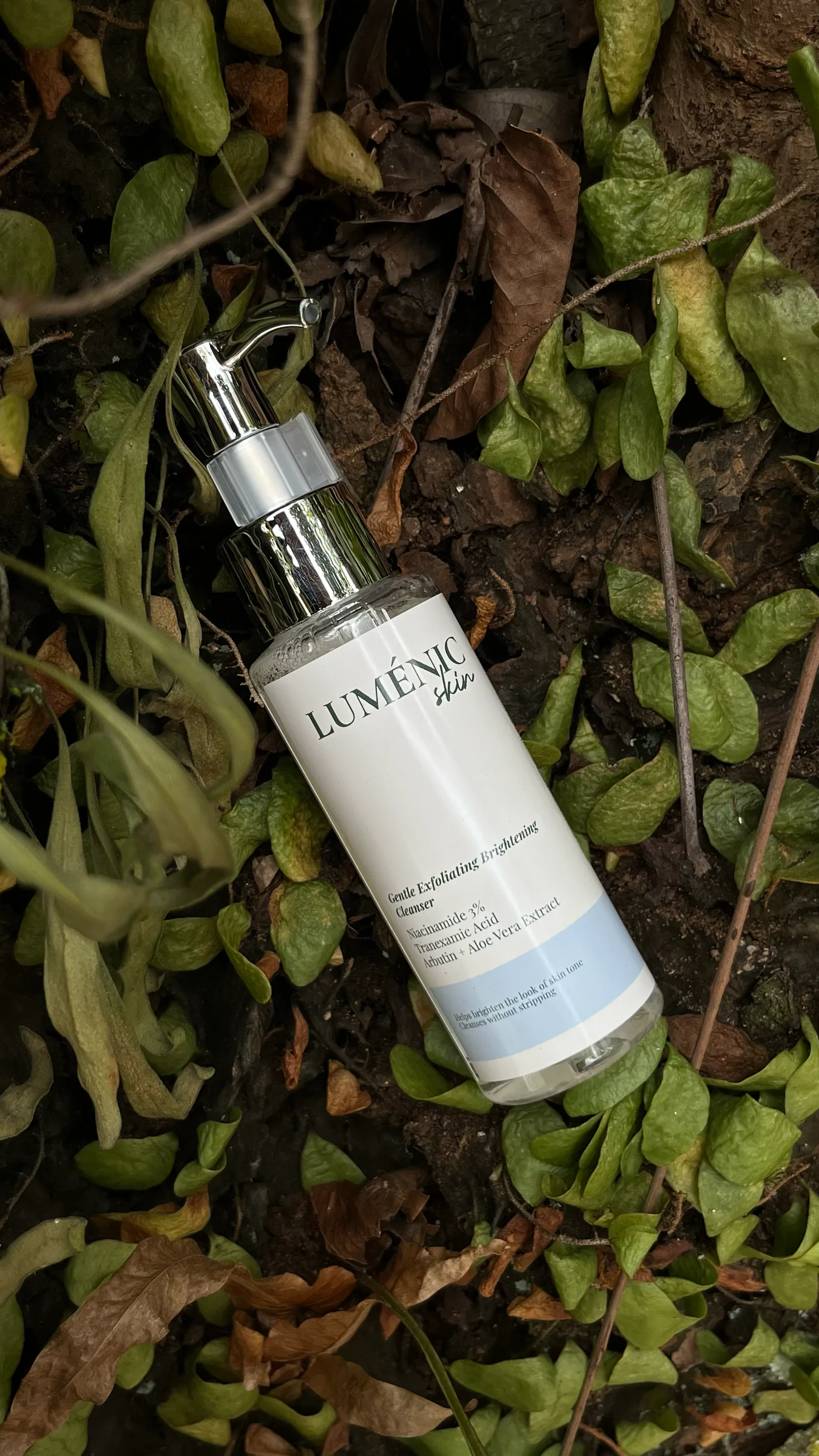 Lumenic Skin cleanser in nature