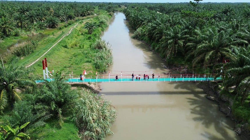 20260310200433_Panglima-TNI-Dampingi-Presiden-RI-Resmikan-218-Jembatan_9.jpg