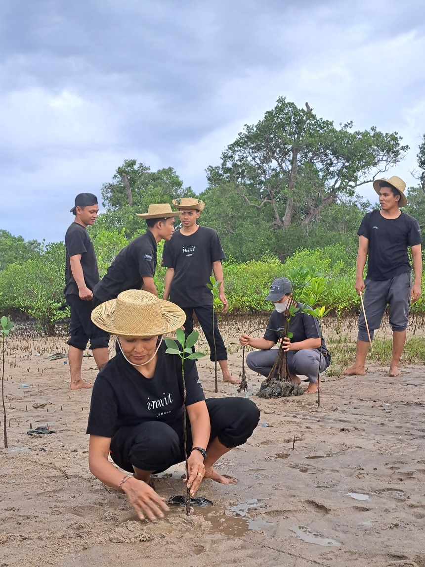 20260415122624_Mangrove-Planting-3.jpeg
