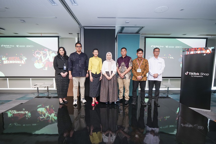20260512185849_Foto-3.-Foto-bersama-Narasumber-dan-Perwakilan-TikTok-Shop-by-Tokopedia.jpeg.jpeg