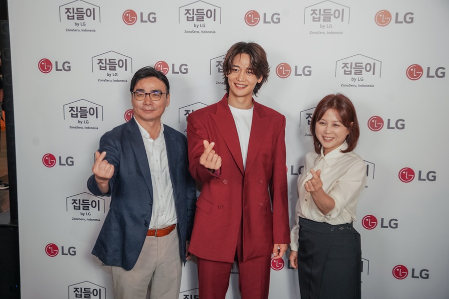 20260625224608_Foto-Choi-Minho-bersama-Jaeseung-Kim-dan-Hyoeun-Kim.jpg