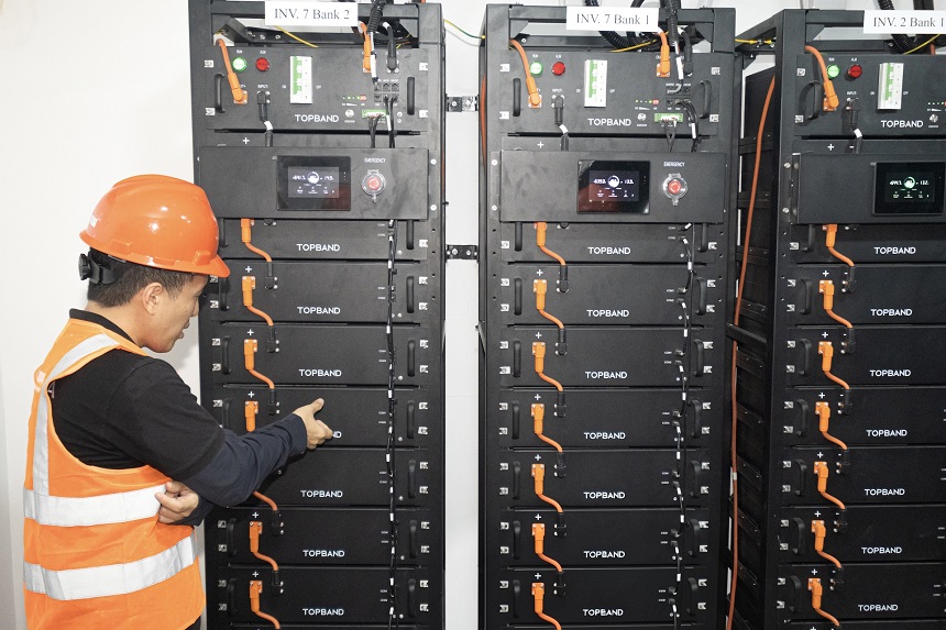 20261015174359_Sistem-Penyimpanan-Energi-Baterai.jpg