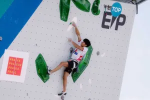 Atlet Panjat Tebing IndonesiaPutra Tri Ramadani Melangkah ke Final Seri Praha