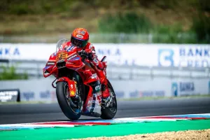 Bagnaia Tak Terbendung di Sprint MotoGP Ceko, Bezzecchi Gagal Finis