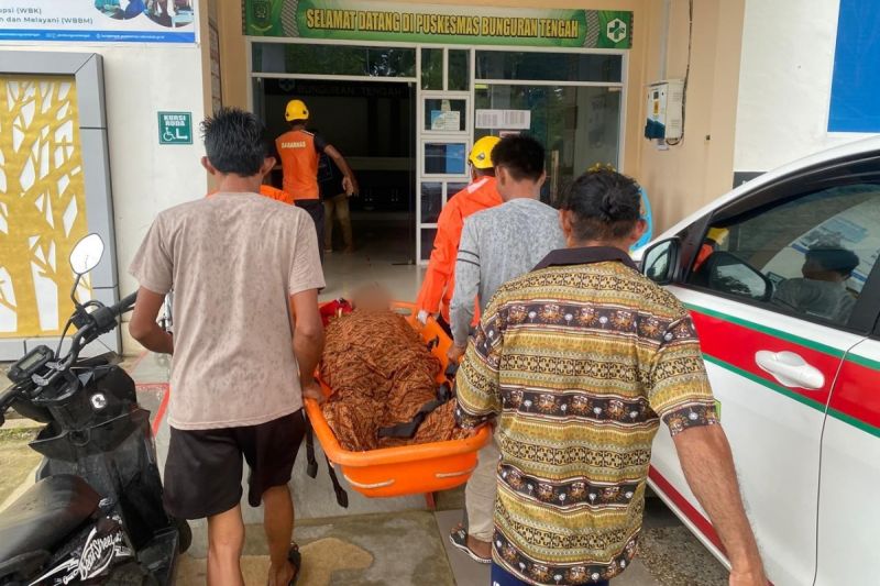 SAR Natuna Evakuasi Nelayan Tewas Tersambar Petir