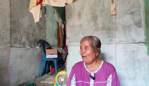 Gambar berita populer Nenek Tukiyem Gagal Dapat Bansos Gara-gara Anak Pak Lurah Nyelonong Masuk KK