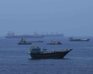 Iran Kembali Tutup Selat Hormuz Setelah Saling  Serang dengan AS 
