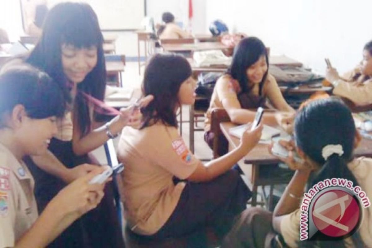 Perlu Kerja Sama Berbagai Pihak Mengatasi Kecanduan Gawai Anak