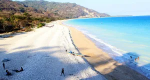 Pantai Kolbano, Pesona Pesisir dengan Hamparan Batu Warna-warni