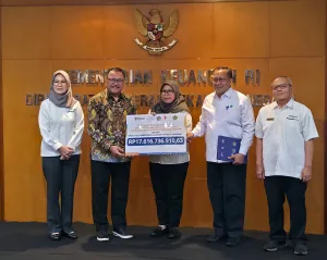 Asuransi Jasindo Serahkan Klaim Rp 17,6 Miliar kepada Kementerian Agama pembayaran klaim ABMN