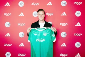 Bursa Transfer Gempar! Ajax Berhasil Angkut Kiper Veteran Ter Stegen dari Barcelona