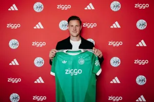 Klub Liga Belanda Ajax Resmi Umumkan Kedatangan Penjaga Gawang Senior Marc ter Stegen