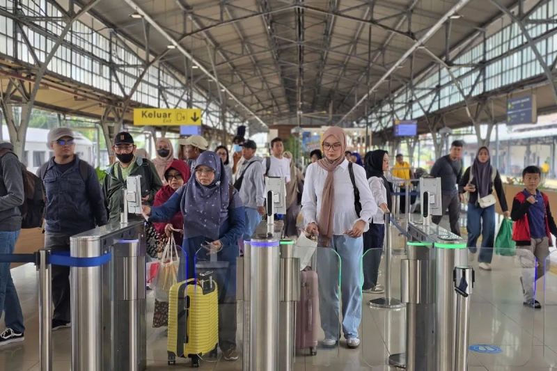 Manfaatkan Potongan Harga Tiket Kereta Api