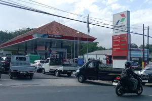 Tindak Lanjuti Keluhan Masyarakat, Polres Lombok Timur Pantau Antrean BBM di SPBU
