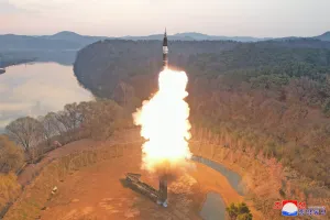 Korut Uji Senjata Hipersonik Canggih