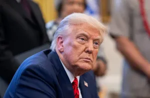 Trump Tolak Pembentukan Lembaga Global bagi Awasi “AI”